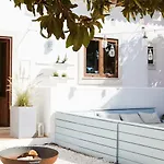 Rustic Charm For Groups At Orange Grove Farm 라고스